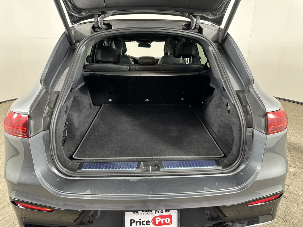 Vehicle image 8 of 20