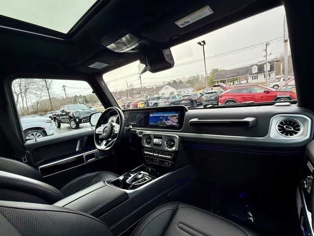 Vehicle image 32 of 75