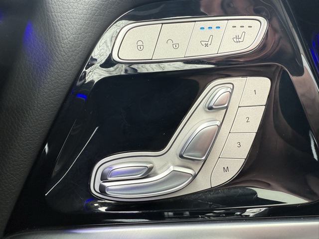 Vehicle image 37 of 75