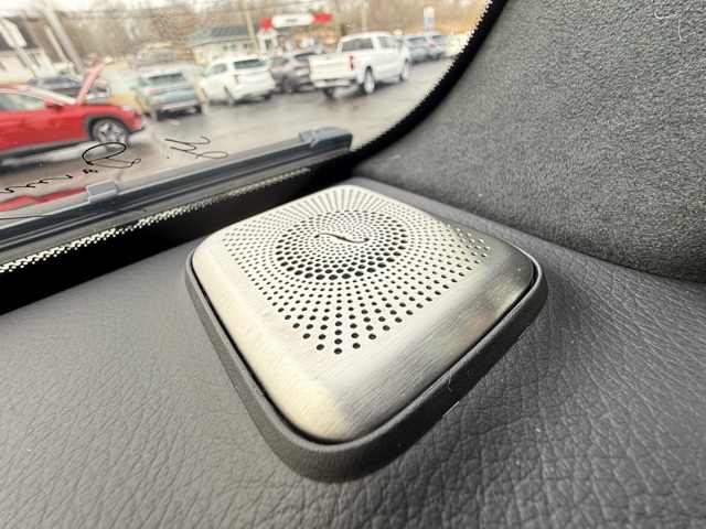 Vehicle image 34 of 75