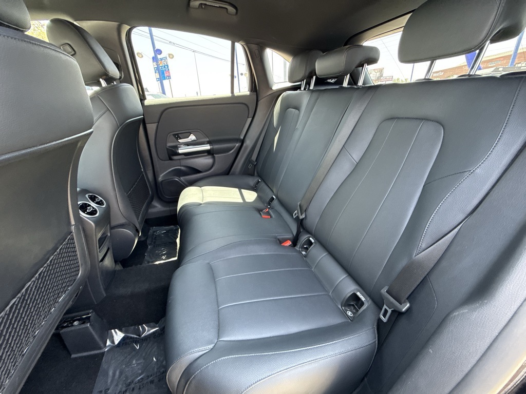 Vehicle image 13 of 27