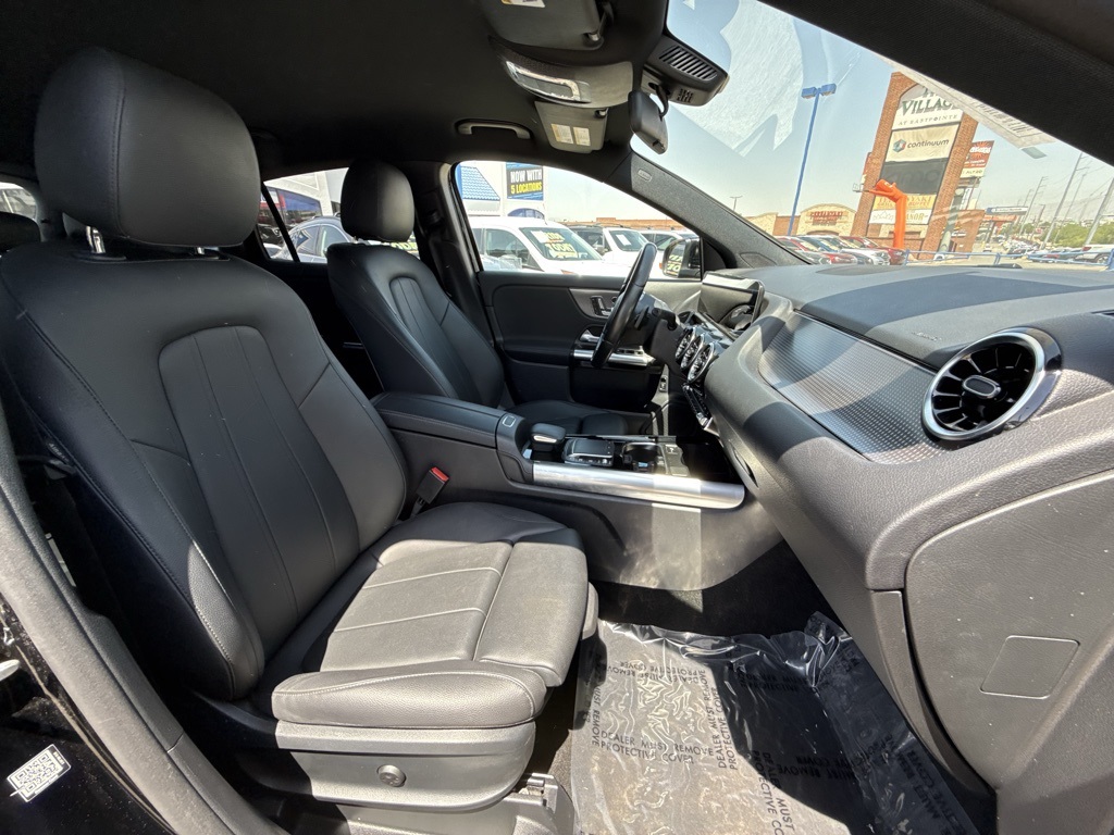 Vehicle image 15 of 27