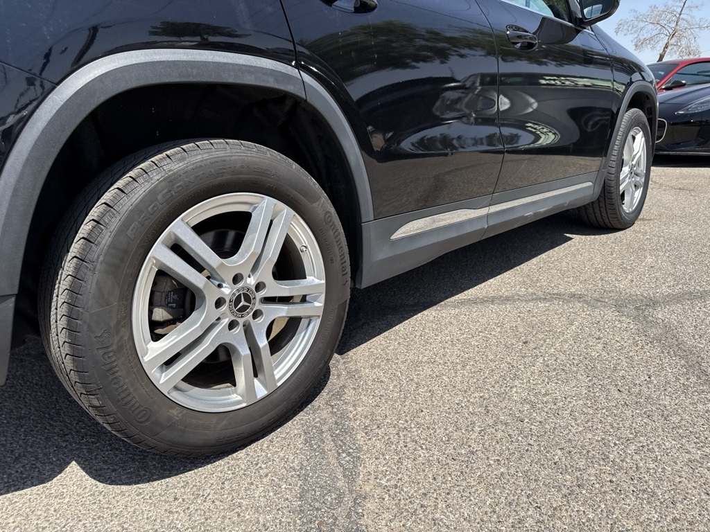 Vehicle image 9 of 27
