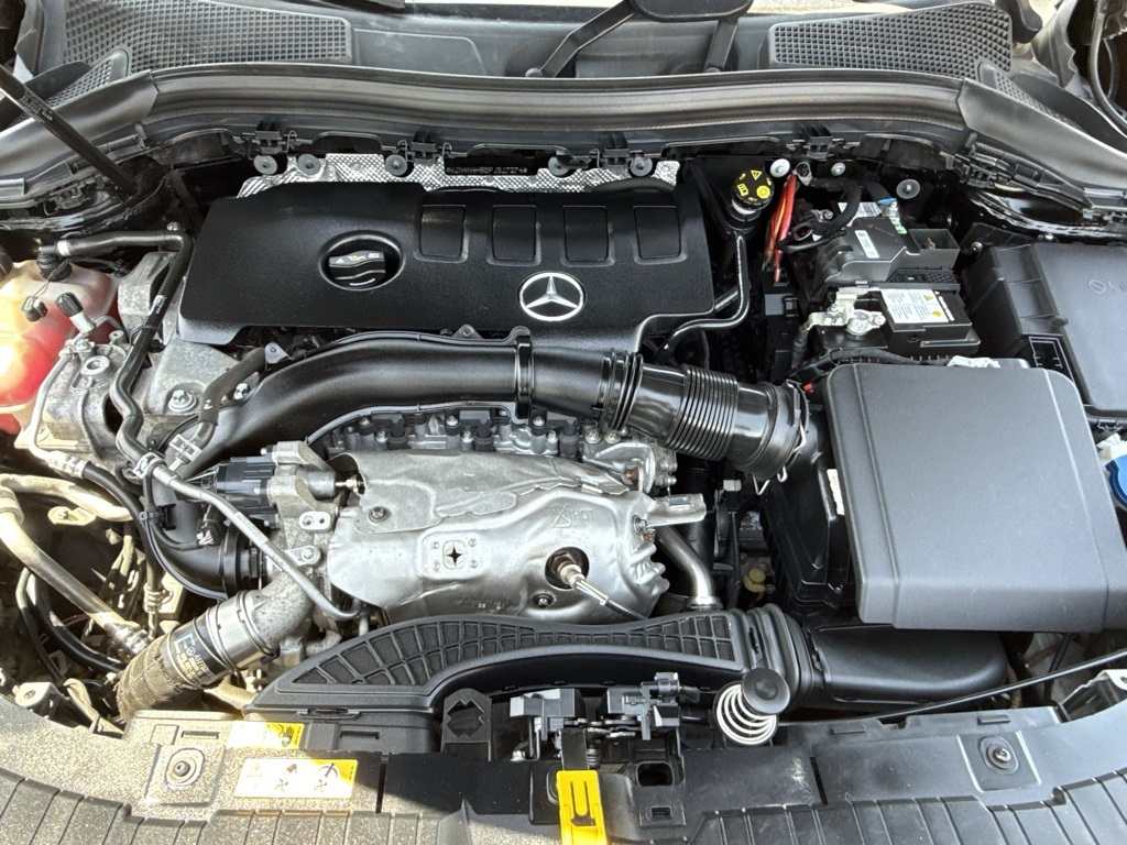 Vehicle image 8 of 27
