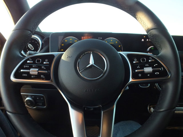 Vehicle image 11 of 21