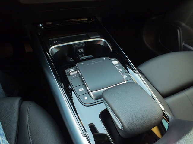Vehicle image 15 of 21