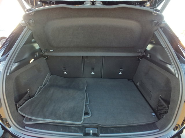 Vehicle image 18 of 21