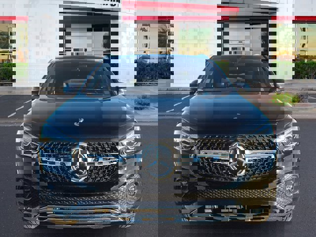 Vehicle image 4 of 21