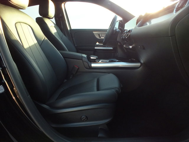 Vehicle image 20 of 21