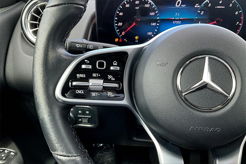 Vehicle image 32 of 33