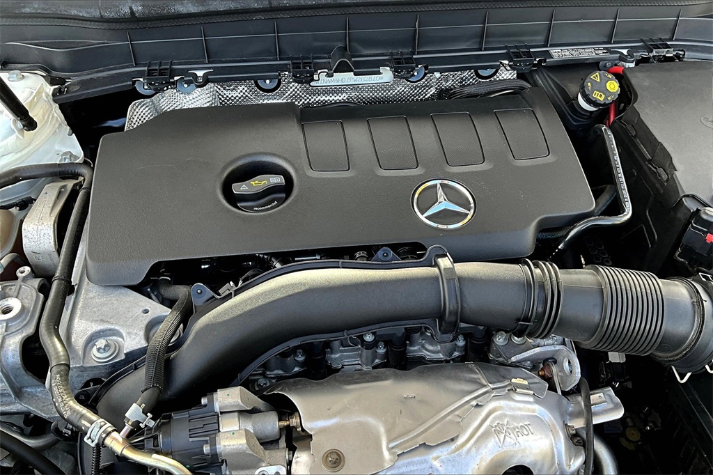 Vehicle image 8 of 33
