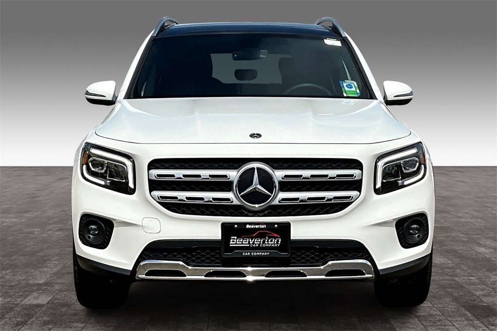 Vehicle image 2 of 33