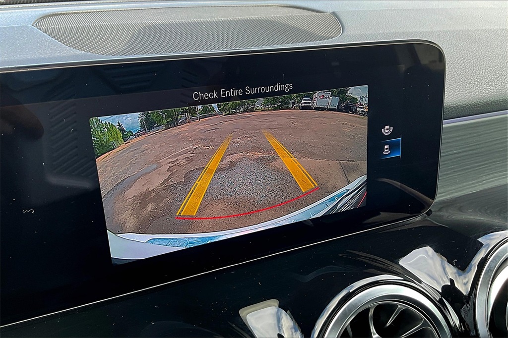 Vehicle image 21 of 33