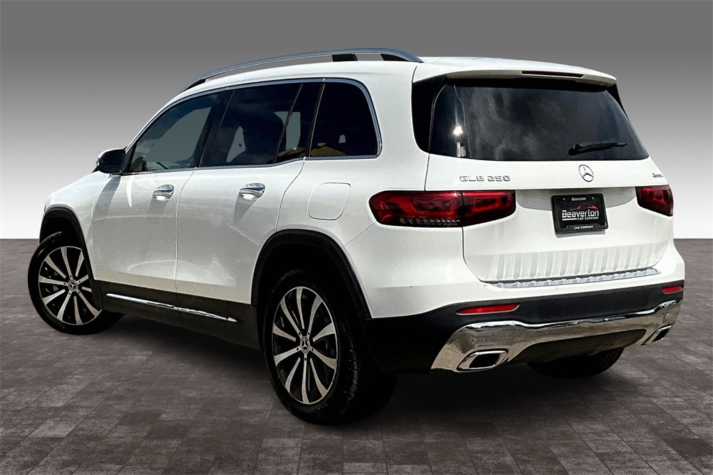 Vehicle image 6 of 33