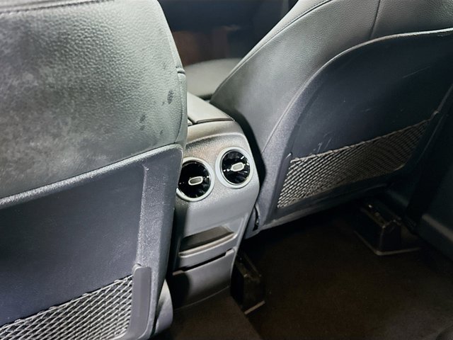 Vehicle image 24 of 32