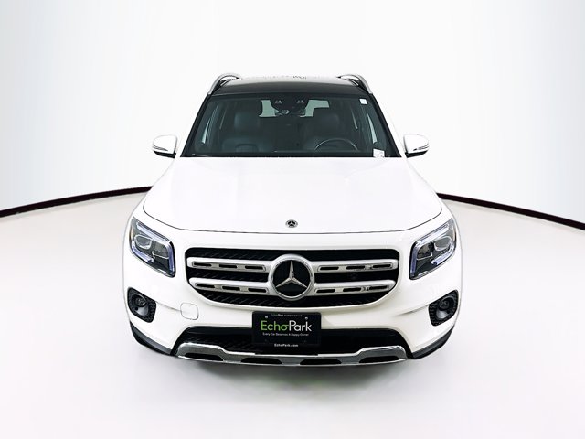 Vehicle image 2 of 32