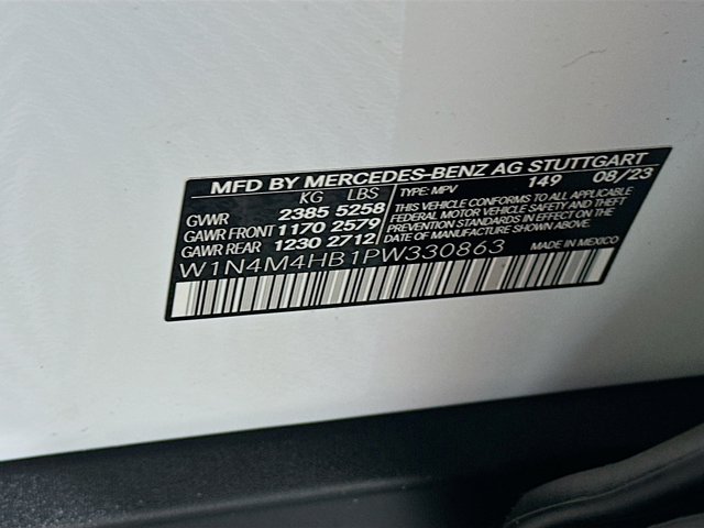 Vehicle image 26 of 32