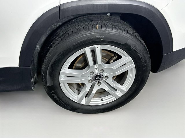 Vehicle image 10 of 32