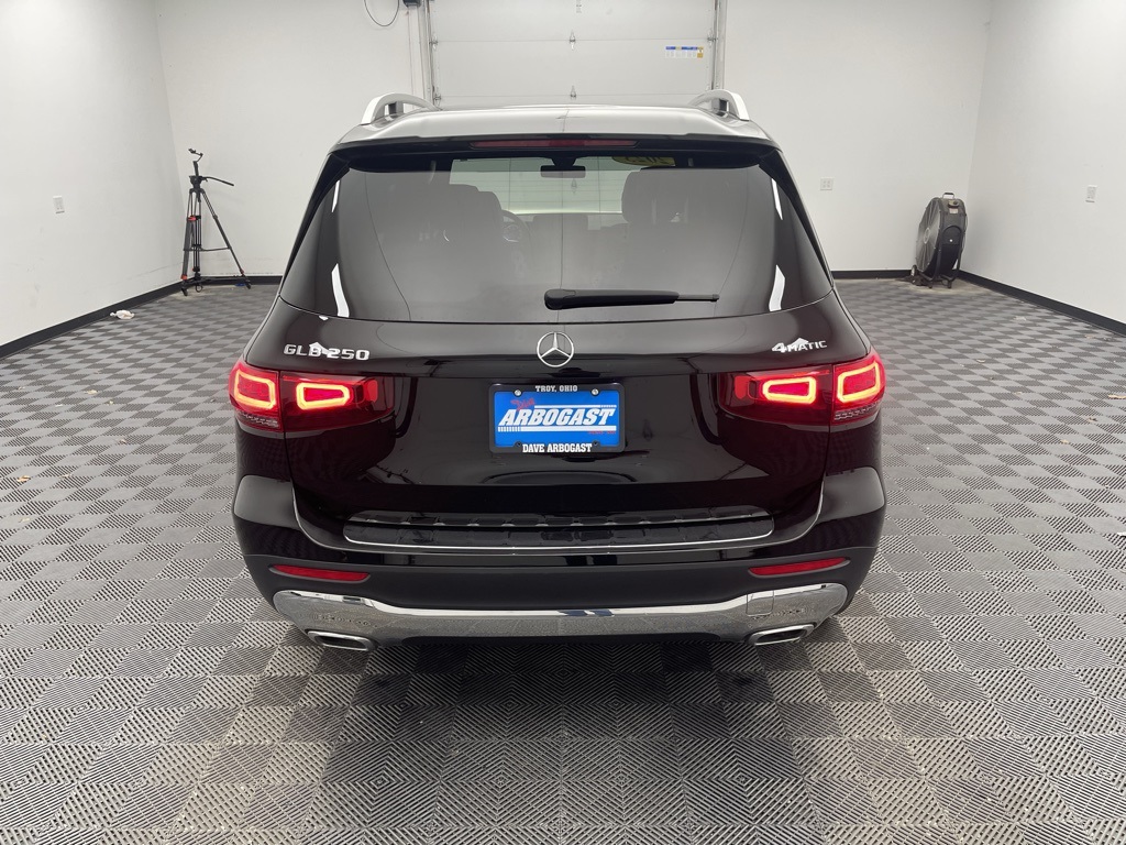 Vehicle image 6 of 32