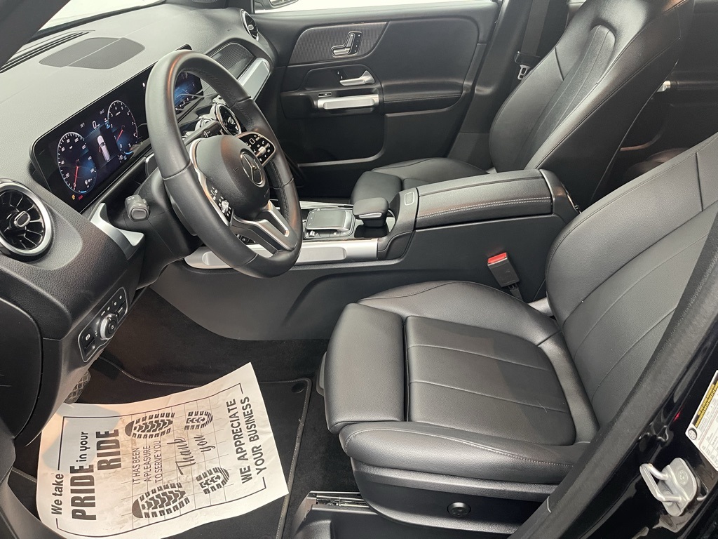 Vehicle image 19 of 32