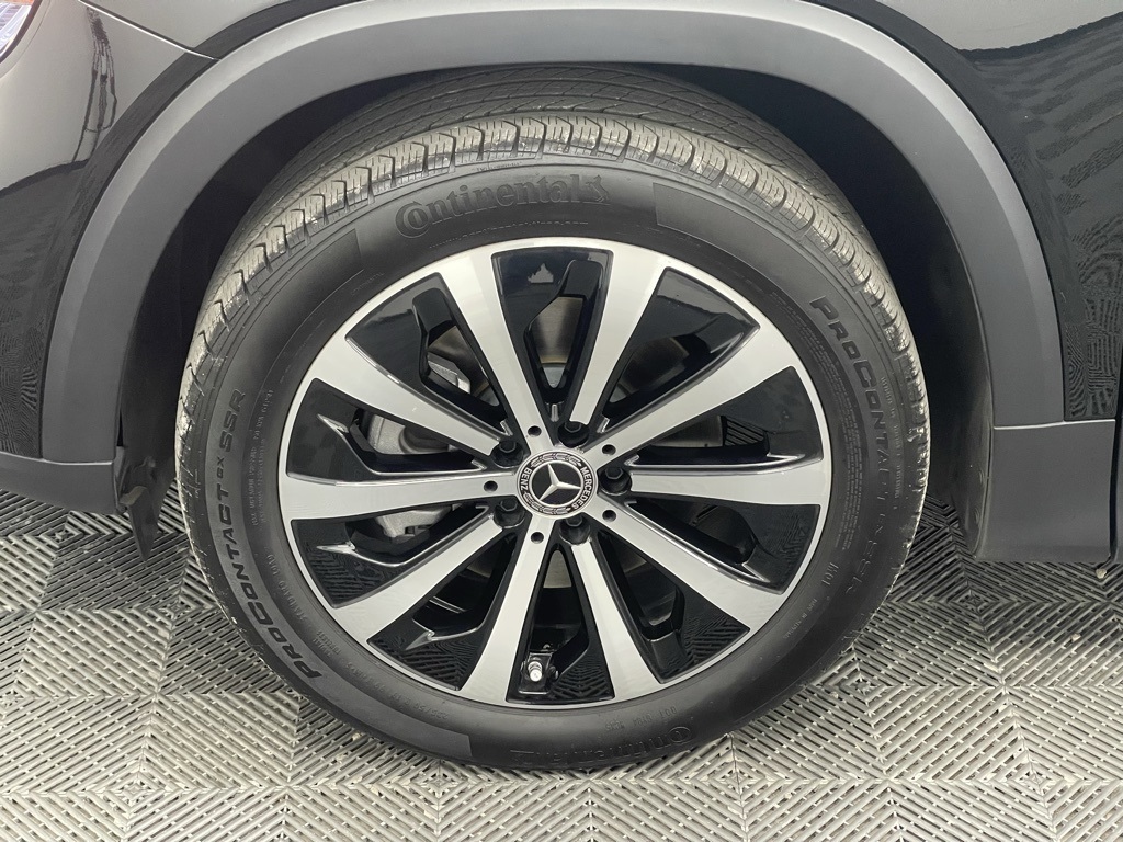 Vehicle image 9 of 32