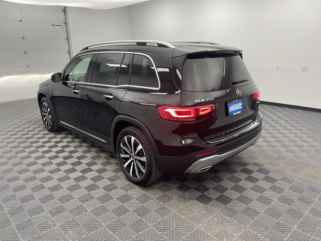 Vehicle image 7 of 32