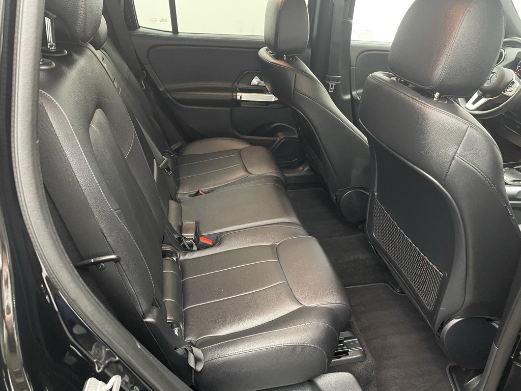 Vehicle image 12 of 32