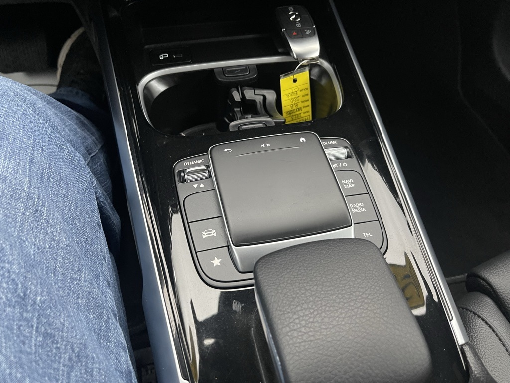 Vehicle image 31 of 32
