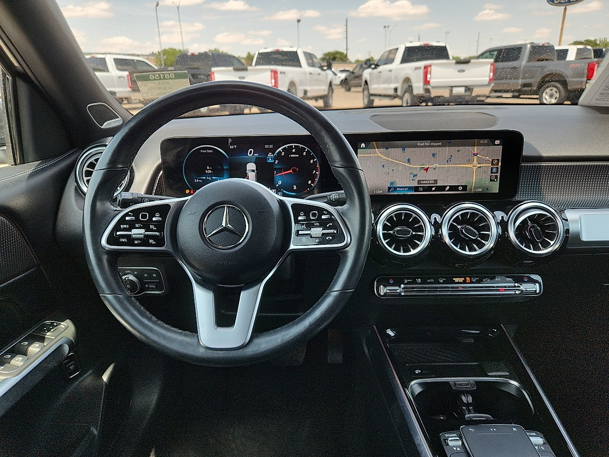 Vehicle image 6 of 12