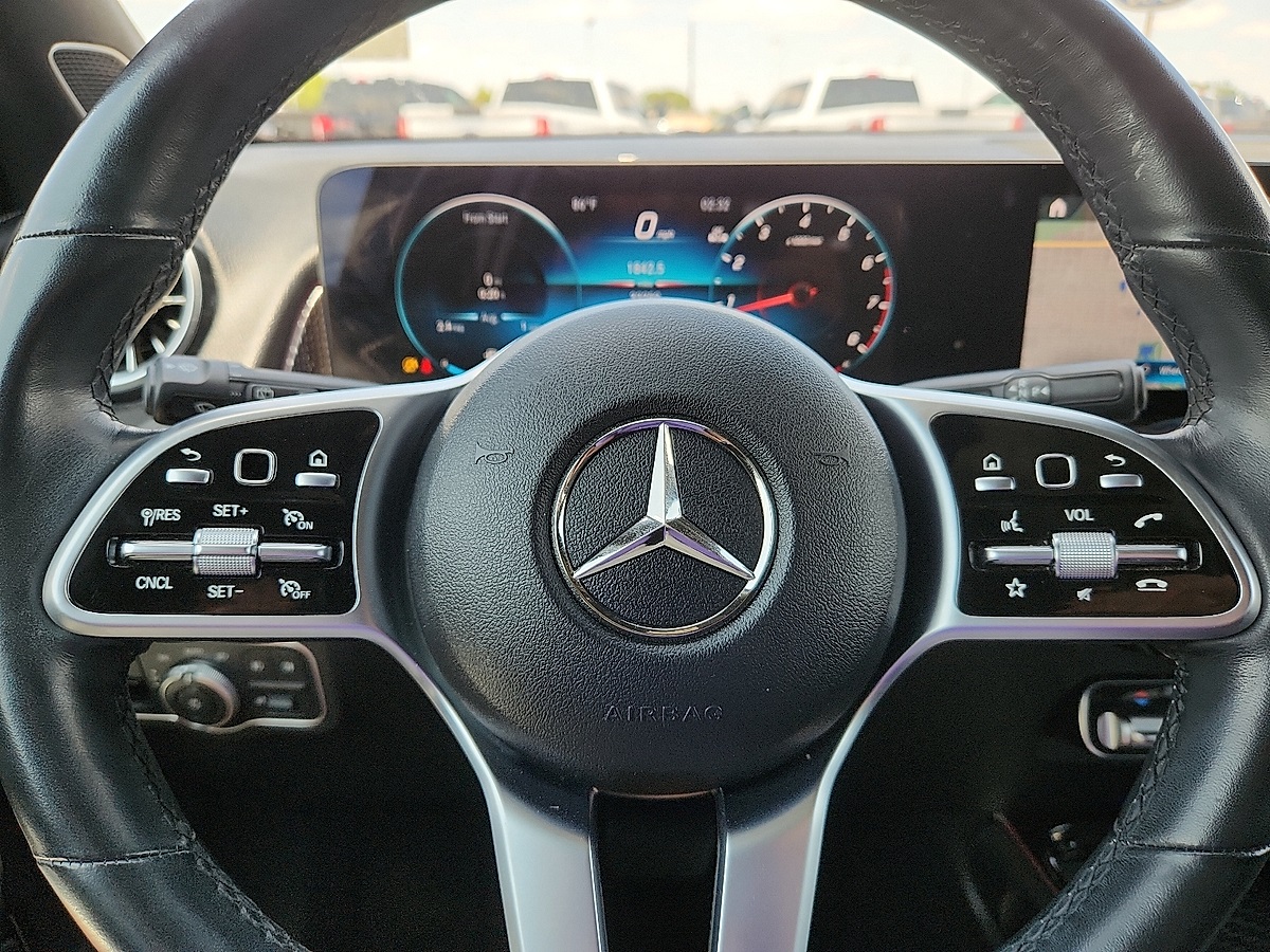 Vehicle image 10 of 12