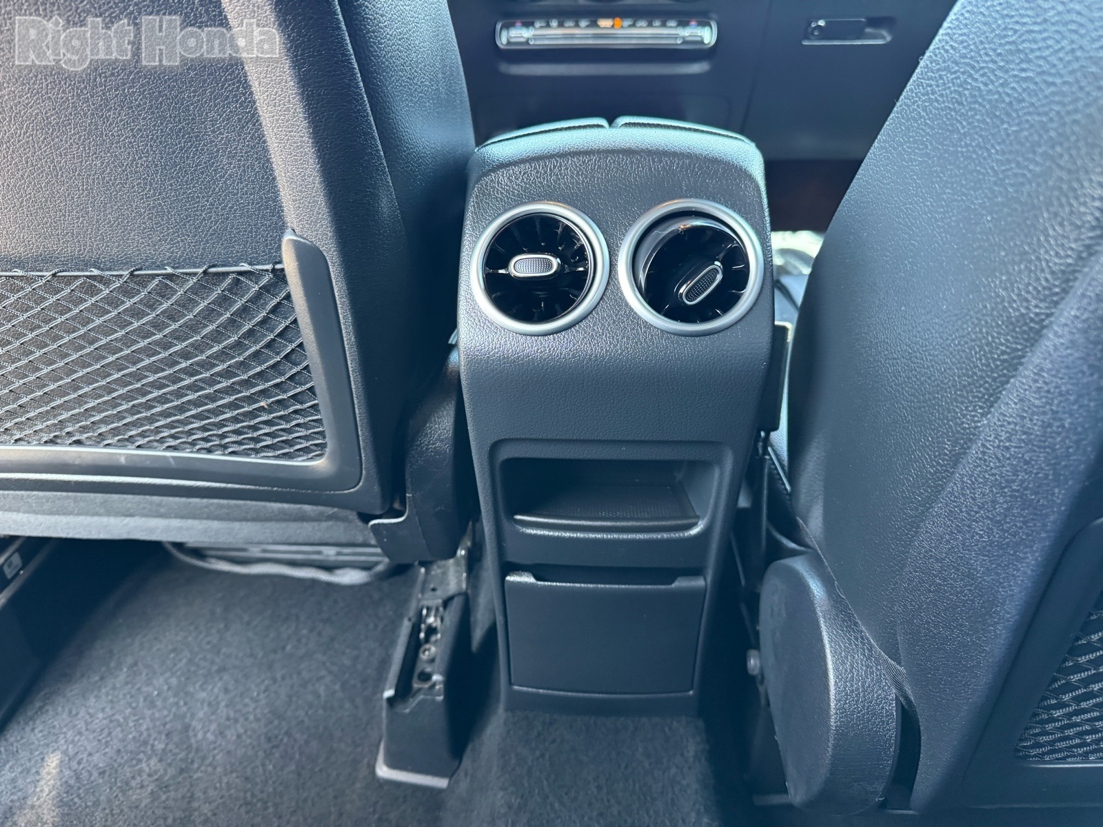Vehicle image 27 of 31