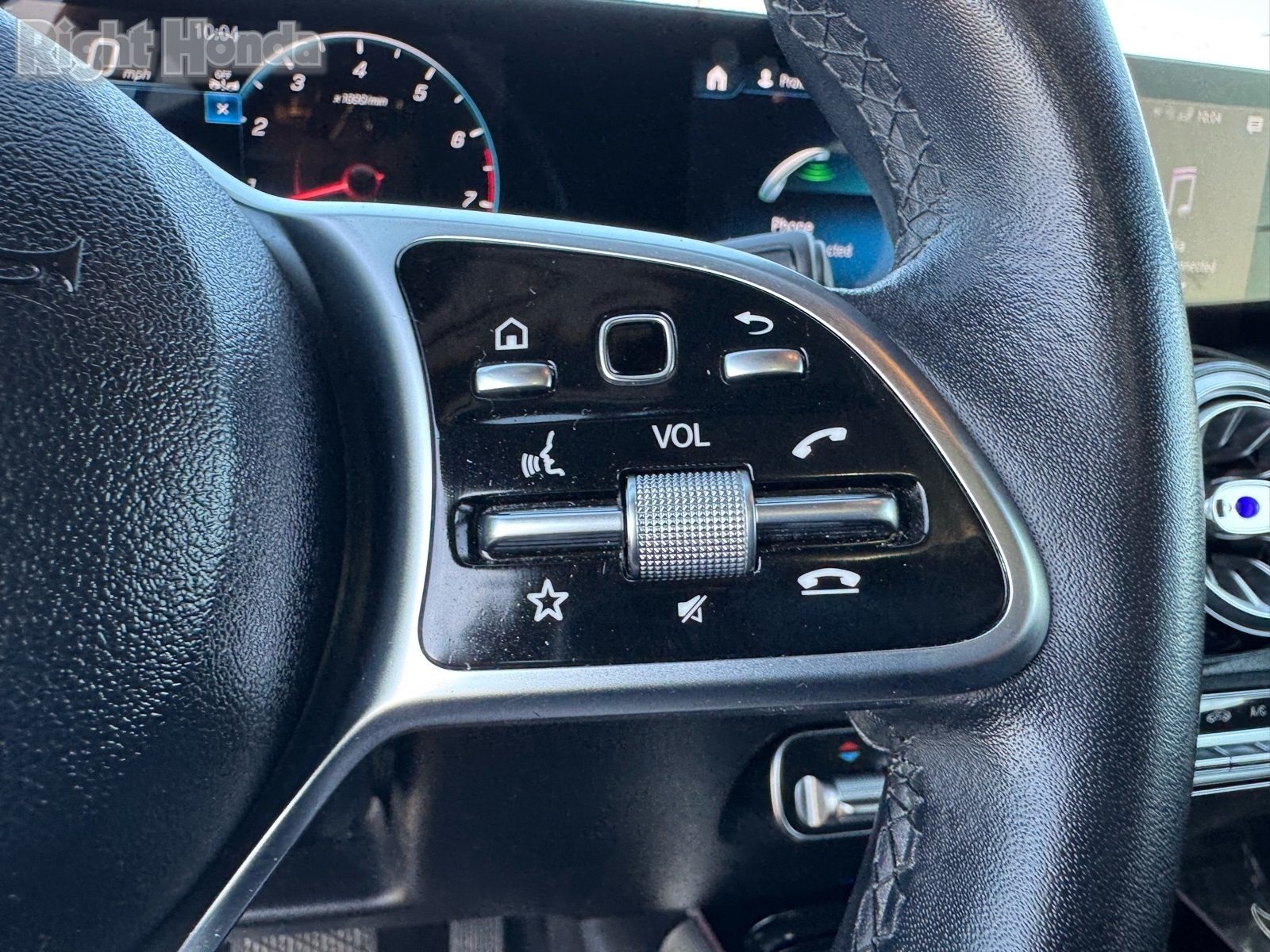 Vehicle image 16 of 31