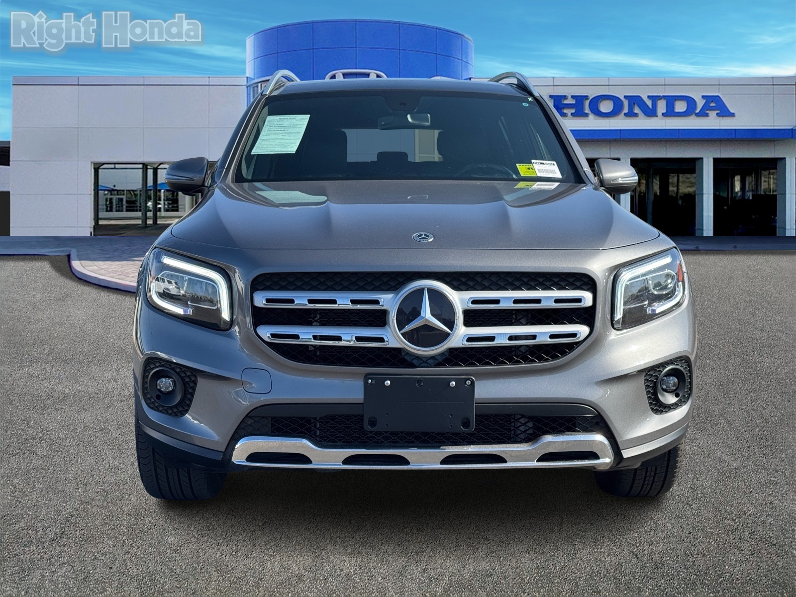 Vehicle image 4 of 31