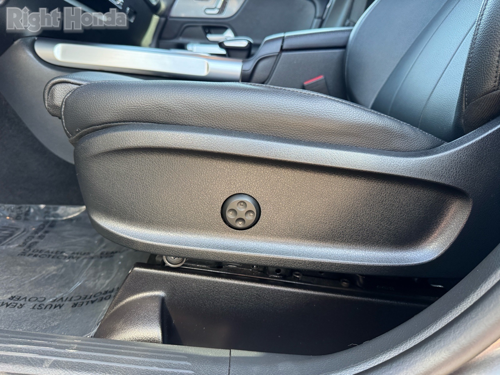 Vehicle image 22 of 31
