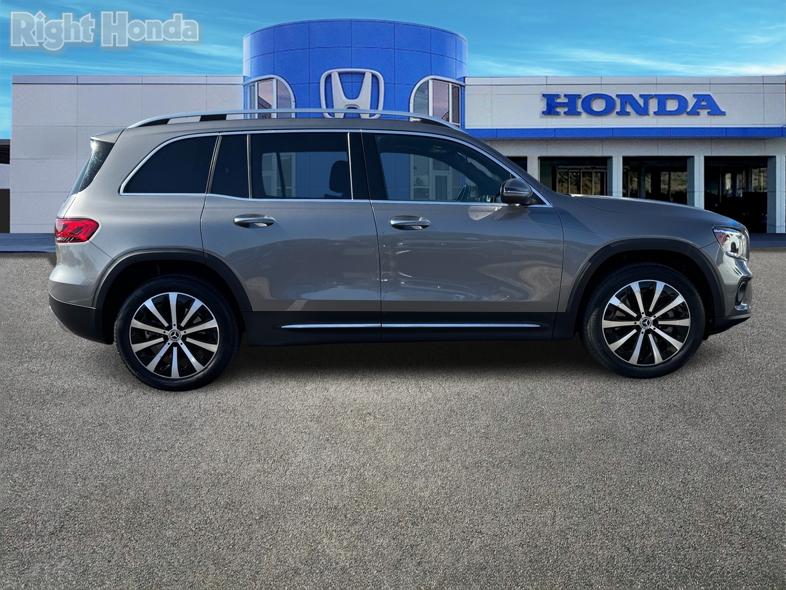 Vehicle image 7 of 31