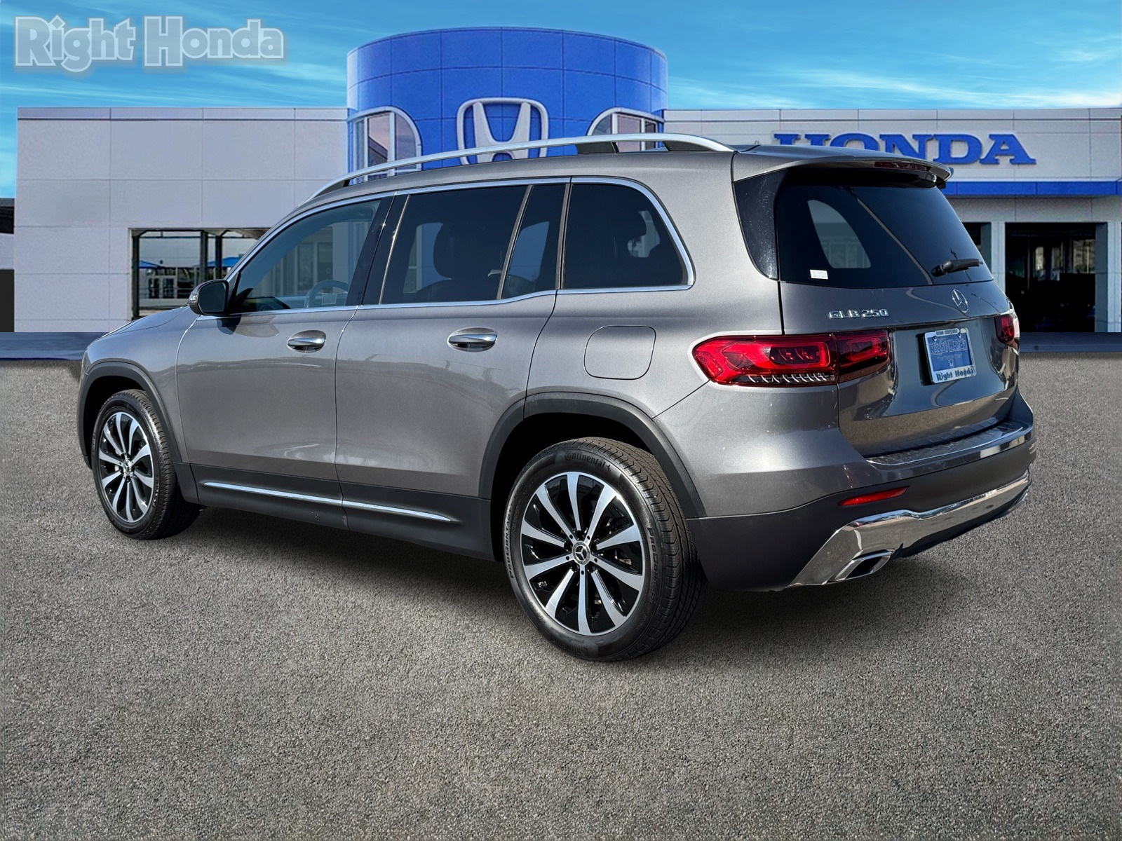 Vehicle image 8 of 31