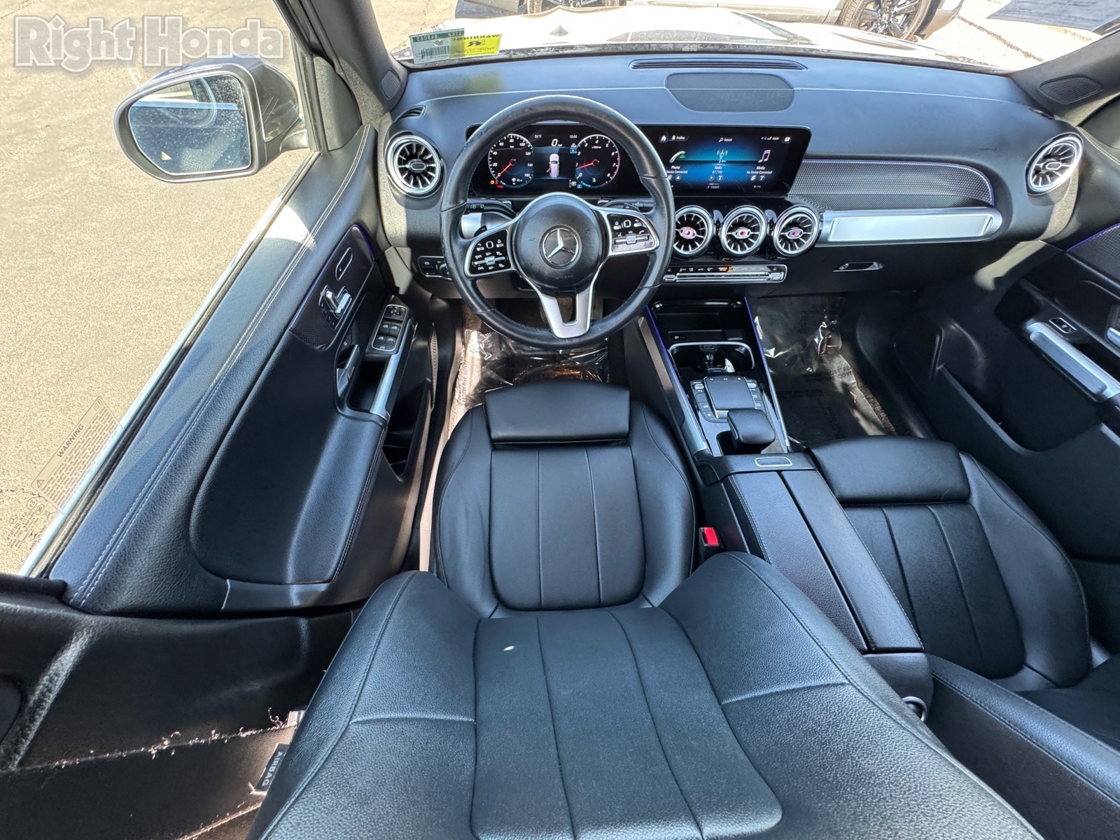 Vehicle image 25 of 31