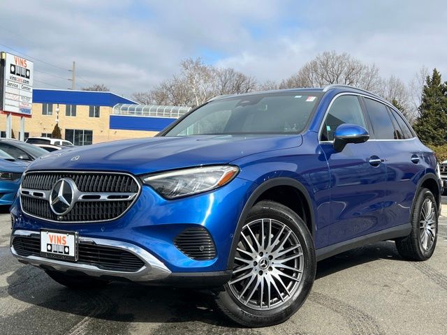 2023 Mercedes-Benz GLC 300 Image 1 of 31