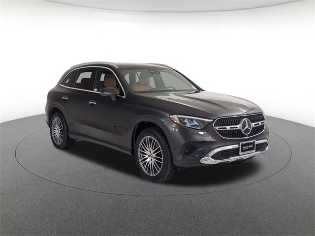 2023 Mercedes-Benz GLC 300 Image 3 of 25