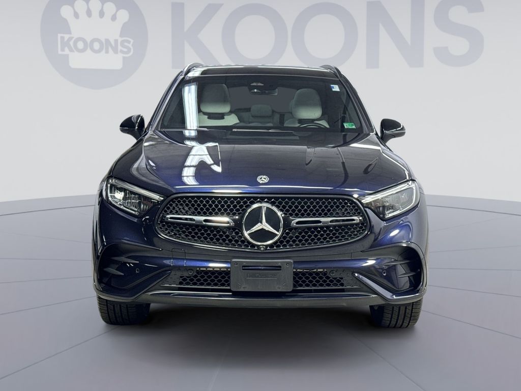 2023 Mercedes-Benz GLC 300 Image 3 of 41