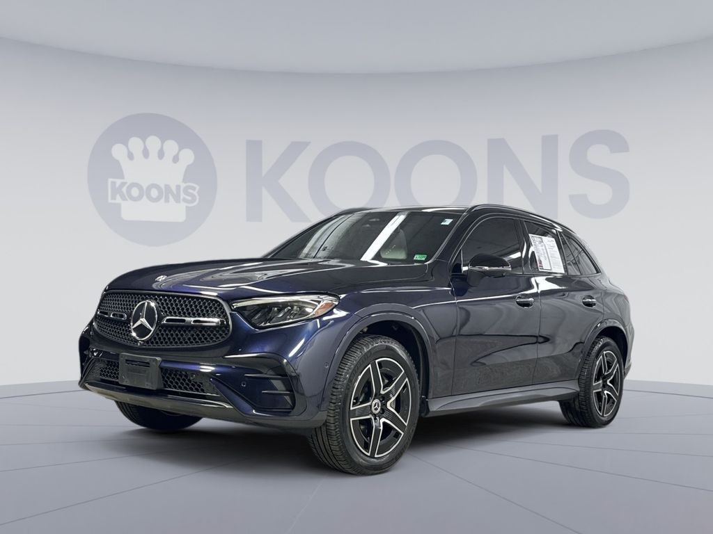 2023 Mercedes-Benz GLC 300 Image 2 of 41