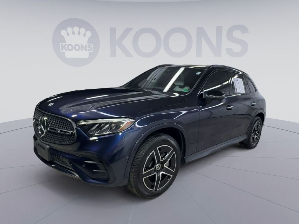 2023 Mercedes-Benz GLC 300 Image 1 of 41