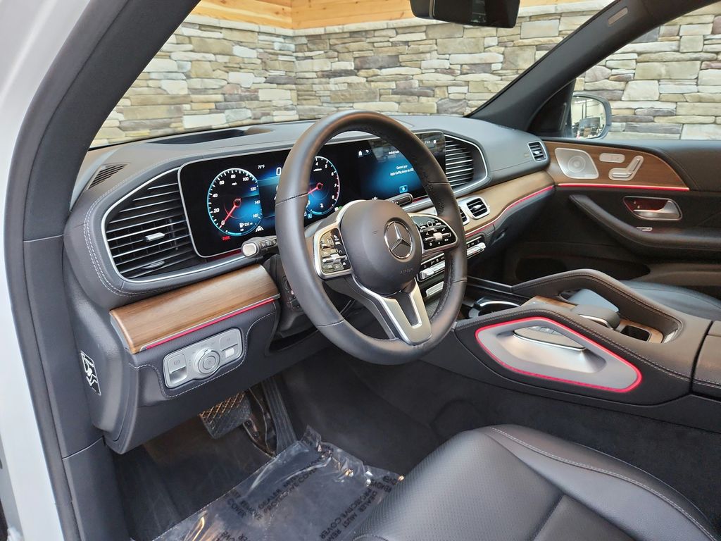 Vehicle image 9 of 26
