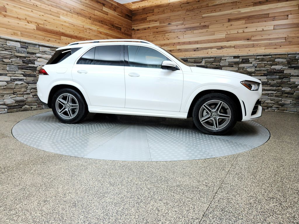 Vehicle image 4 of 26