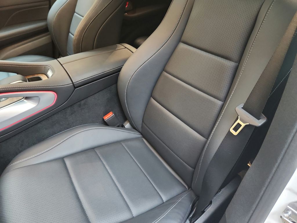 Vehicle image 10 of 26