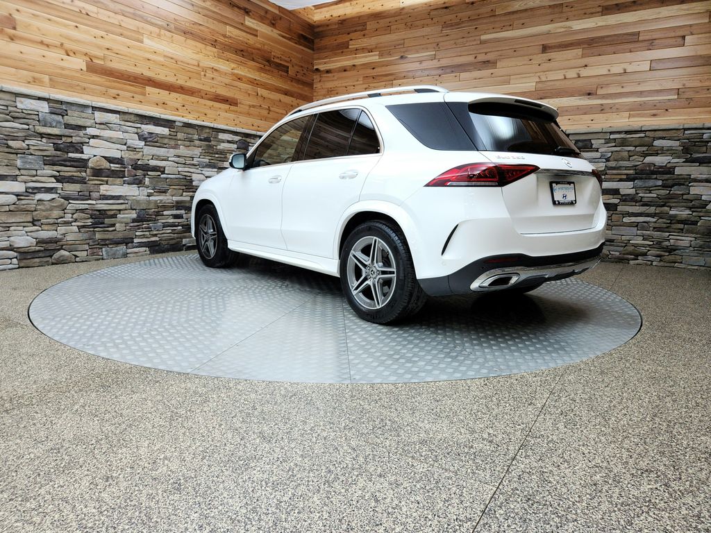 Vehicle image 7 of 26