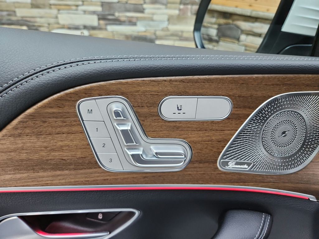 Vehicle image 13 of 26