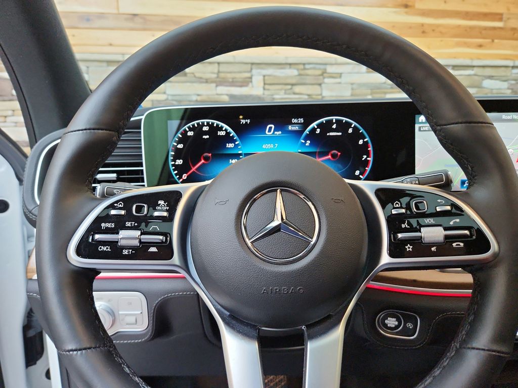 Vehicle image 15 of 26
