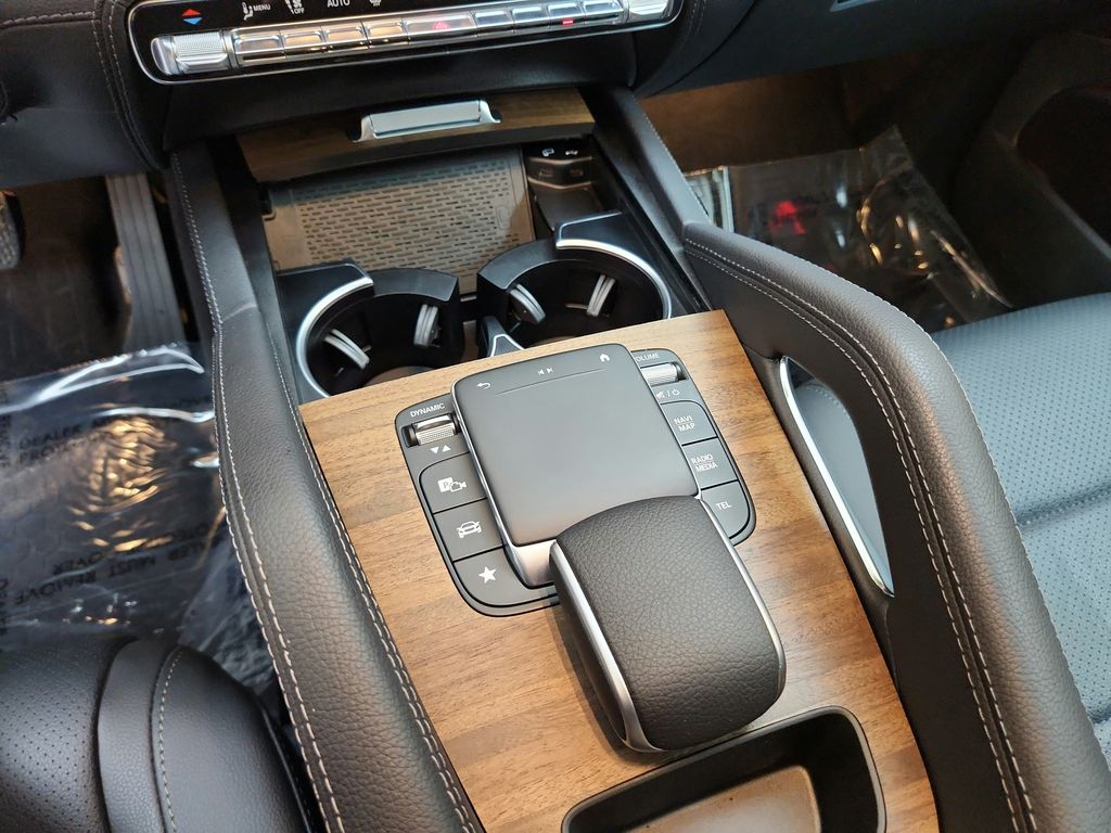 Vehicle image 16 of 26