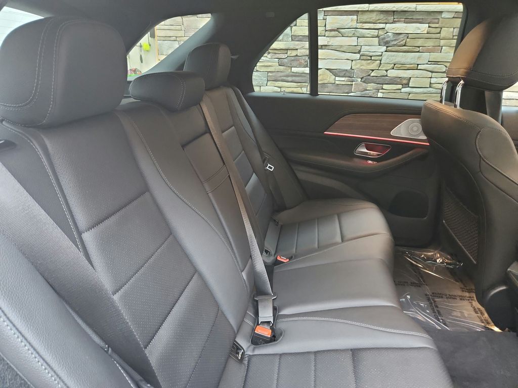 Vehicle image 25 of 26